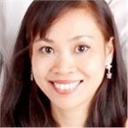 Je suis anglophone passionnée par les langues étrangères.